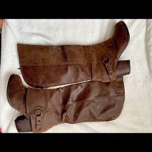 Rustic brown heel boot!